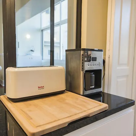 Spacious 4bdr River View *