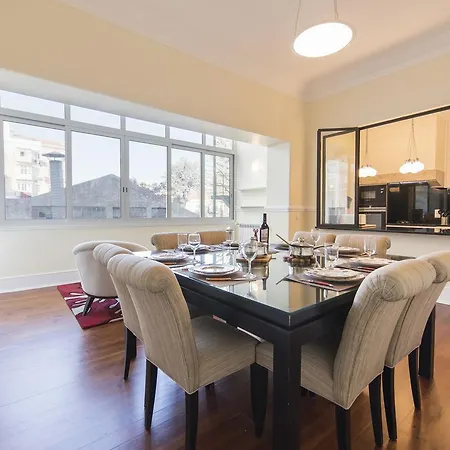 Appartamento Spacious 4bdr River View Lisbona