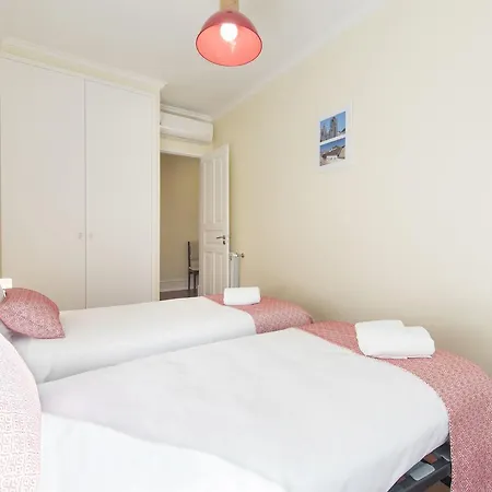 Spacious 4bdr River View Lisbona