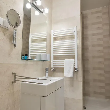 Appartamento Spacious 4bdr River View