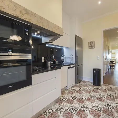 Spacious 4bdr River View Appartamento Lisbona