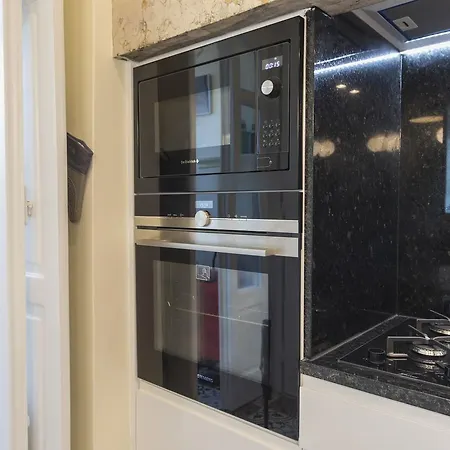 Appartamento Spacious 4bdr River View