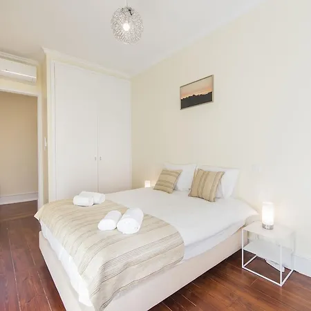 Spacious 4bdr River View Lisbona