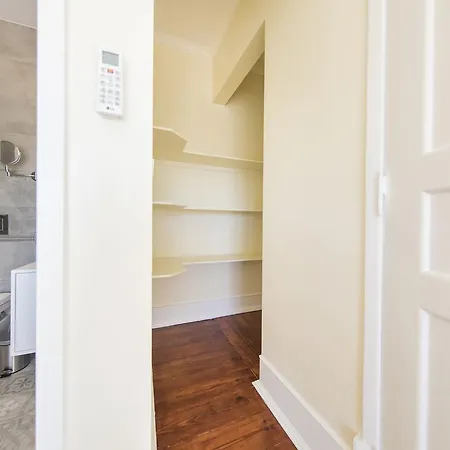 Appartamento Spacious 4bdr River View