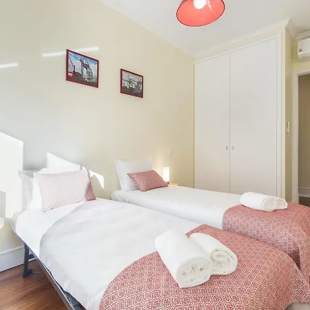 Spacious 4bdr River View Appartamento Lisbona