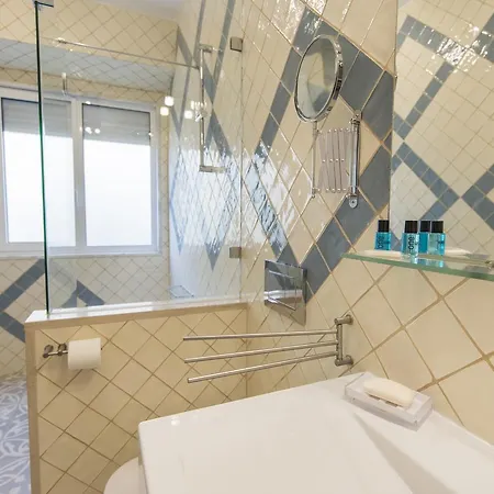 Spacious 4bdr River View Appartement Lissabon
