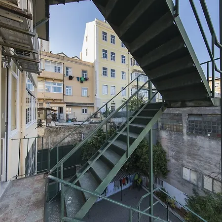 Spacious 4bdr River View Appartement Lissabon